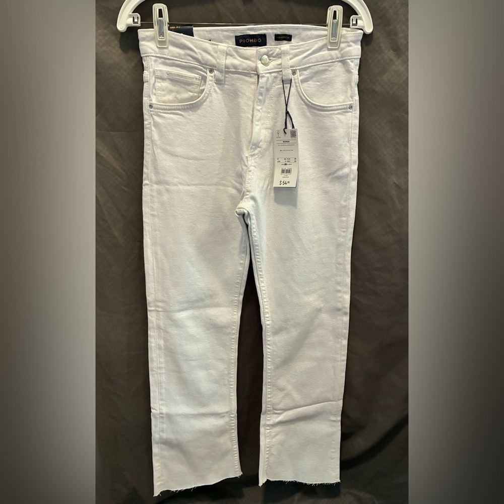 NWT Piombo Women’s 99% Cotton White Flare Jeans, Stretch Cotton; Size 6 US